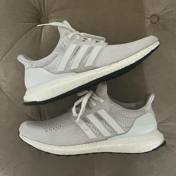 Women’s Adidas Ultraboost size 10 - Picture 1 of 6
